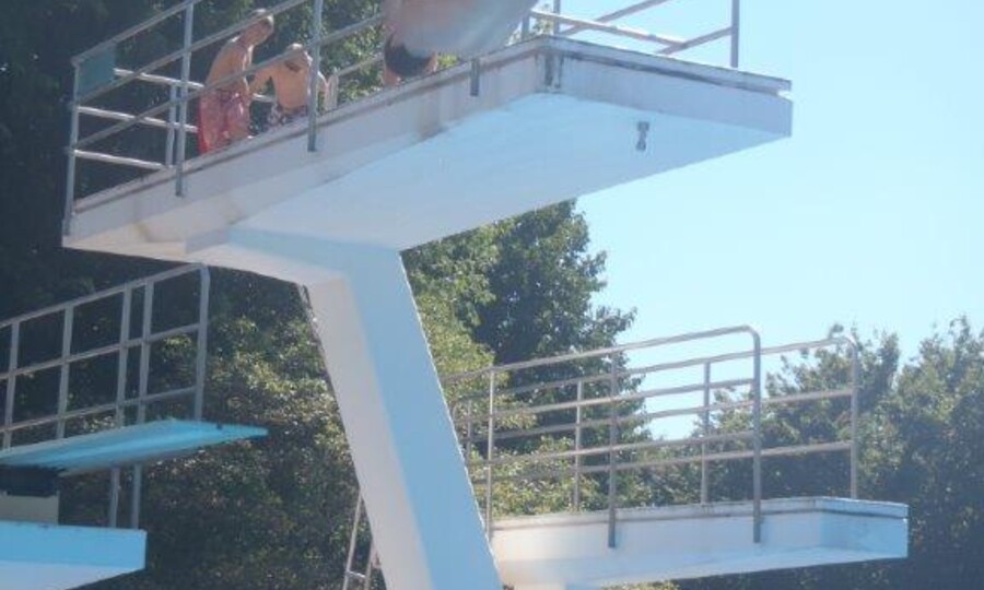 Wassersprungwoche für Anfänger und Fortgeschrittene