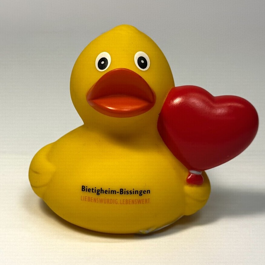 Ente mit Herz (4,90 €) Gelbe Quitsche-Ente die ein rotes Herz hebt