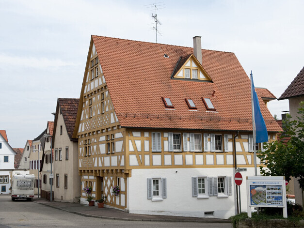 Fachwerkhaus an einer Straße