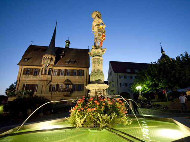 Marktbrunnen und Rathaus Bietigheim