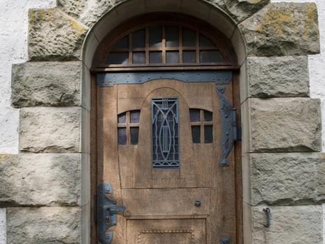 Tür zur Jugendstilkirche